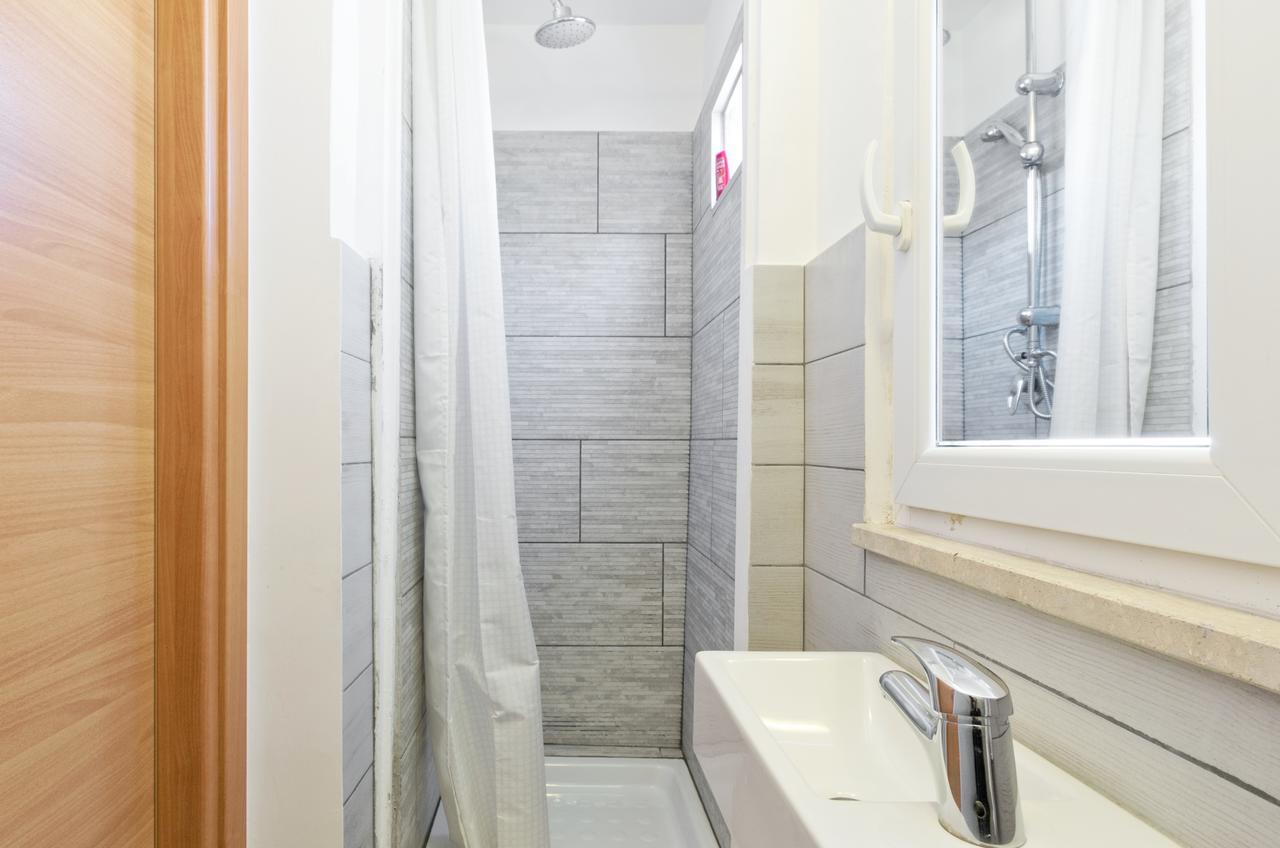 רומא Studio Vicolo De Renzi Trastevere מראה חיצוני תמונה